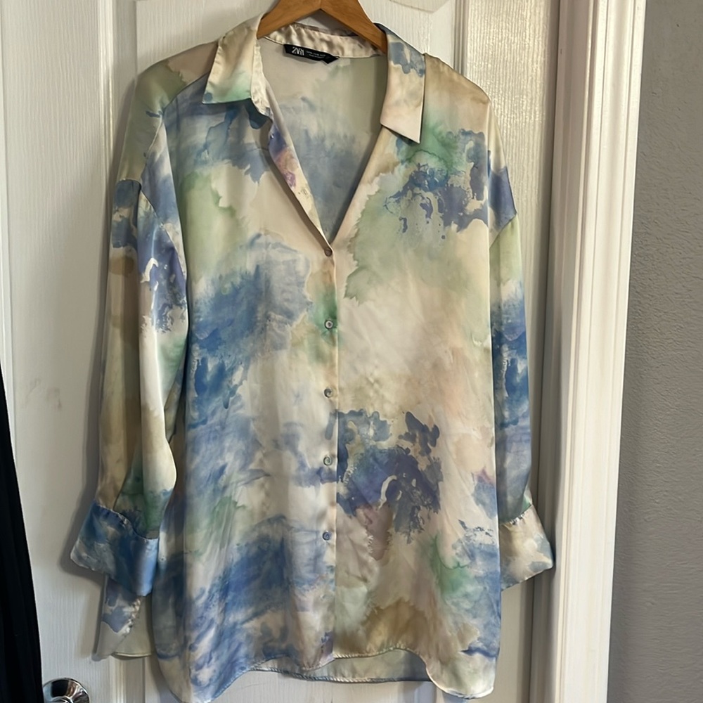 Zara Silky, Flowy Button Down Blouse | Subtle & Modern Watercolor Print | XL